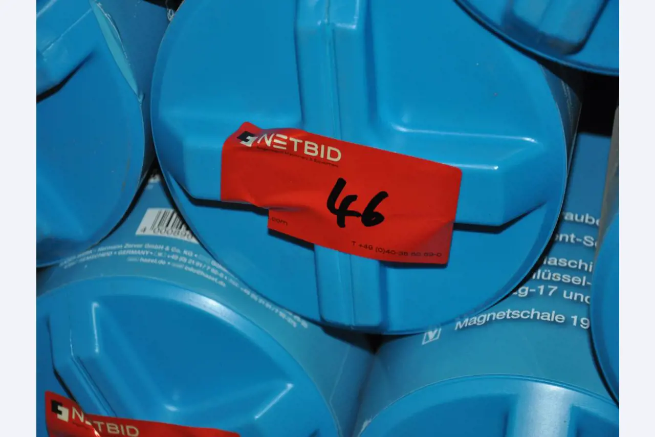 Machines, tools, merchandise / workshop equipment of the automobile sector / <br>tyre service-11